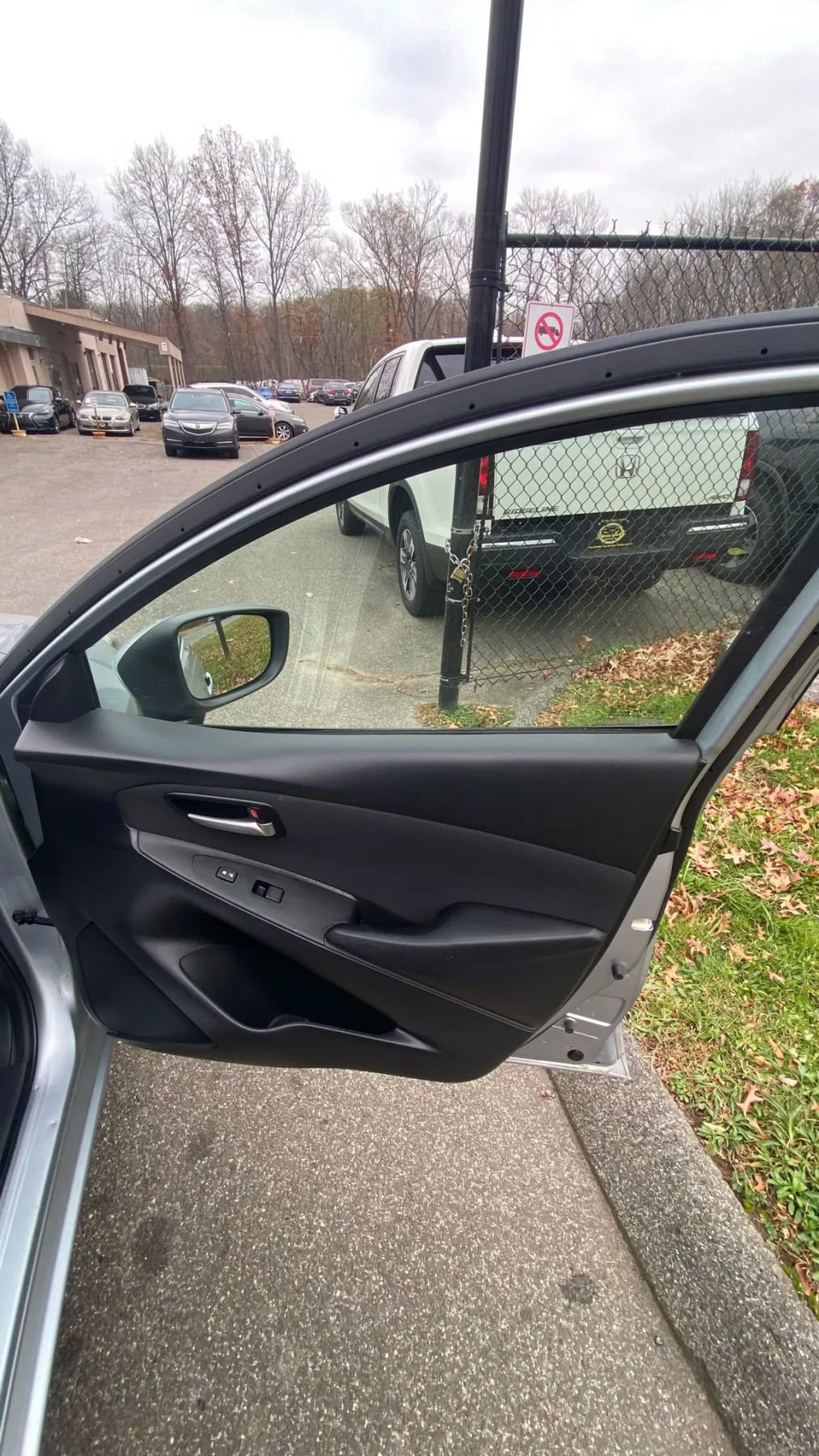 Used 2019 Toyota Yaris LE image 12