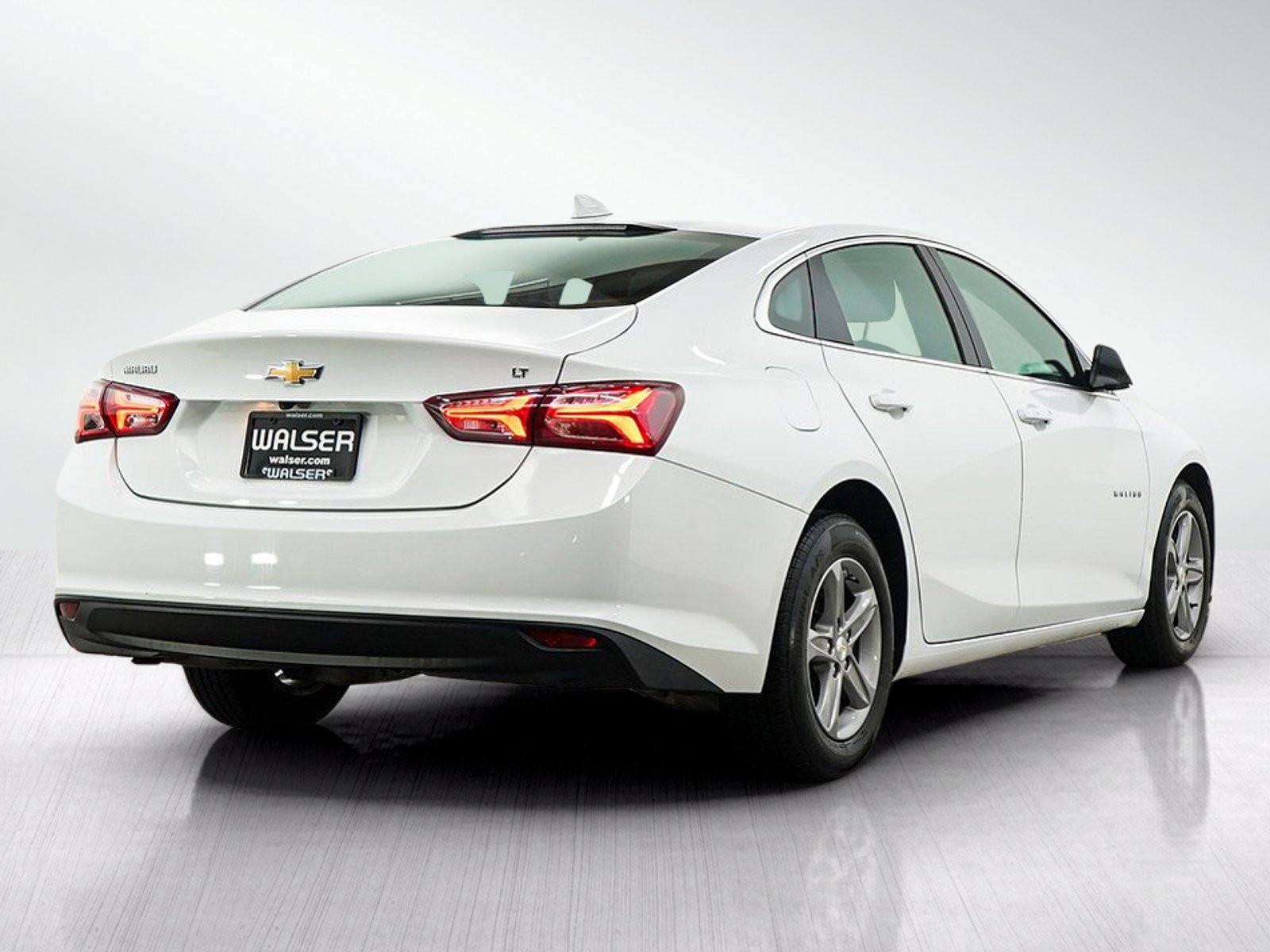 Used 2022 Chevrolet Malibu LT FWD image 5