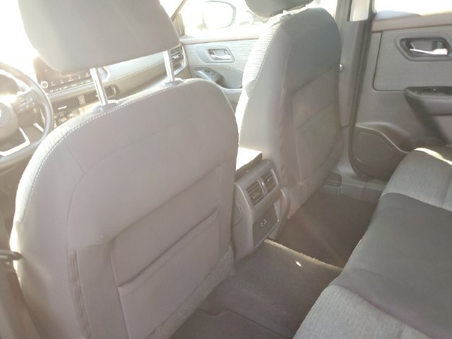 Used 2022 Nissan Rogue SV FWD image 13