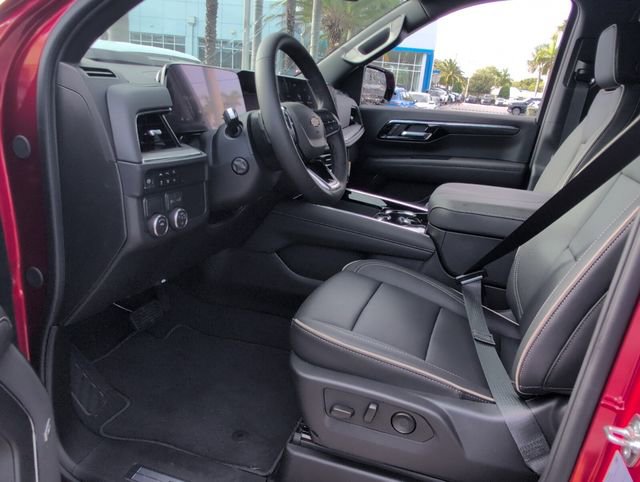 New 2025 Chevrolet Suburban Premier image 7