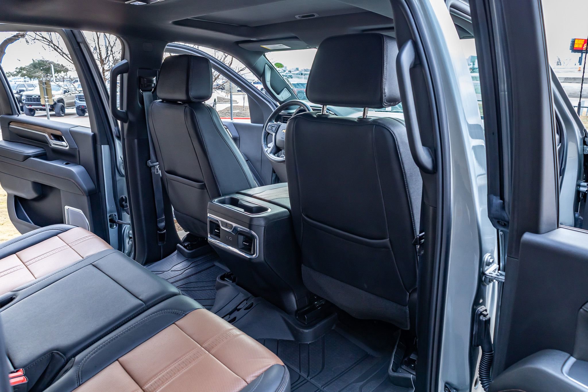 Used 2024 Chevrolet Silverado 3500 High Country w/ High Country Premium Package image 31