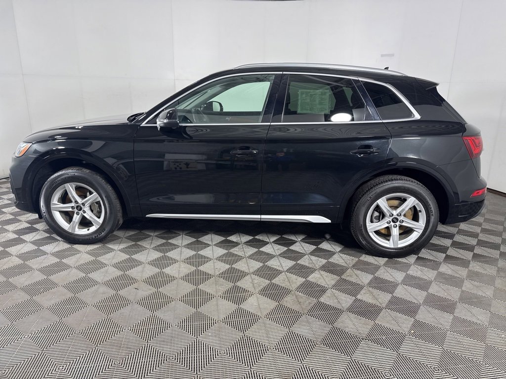 Used 2023 Audi Q5 2.0T Premium w/ Convenience Package image 6