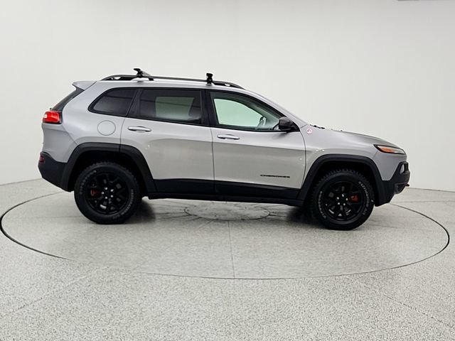 Used 2015 Jeep Cherokee Trailhawk w/ Cold Weather Group AWD/4WD image 4