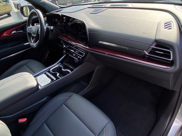 Used 2024 Chevrolet Traverse Z71 w/ Enhanced Driving Package AWD/4WD image 18