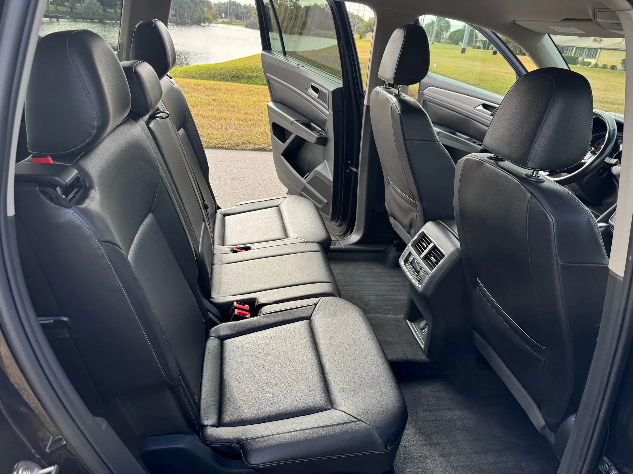 Used 2018 Volkswagen Atlas SE image 14