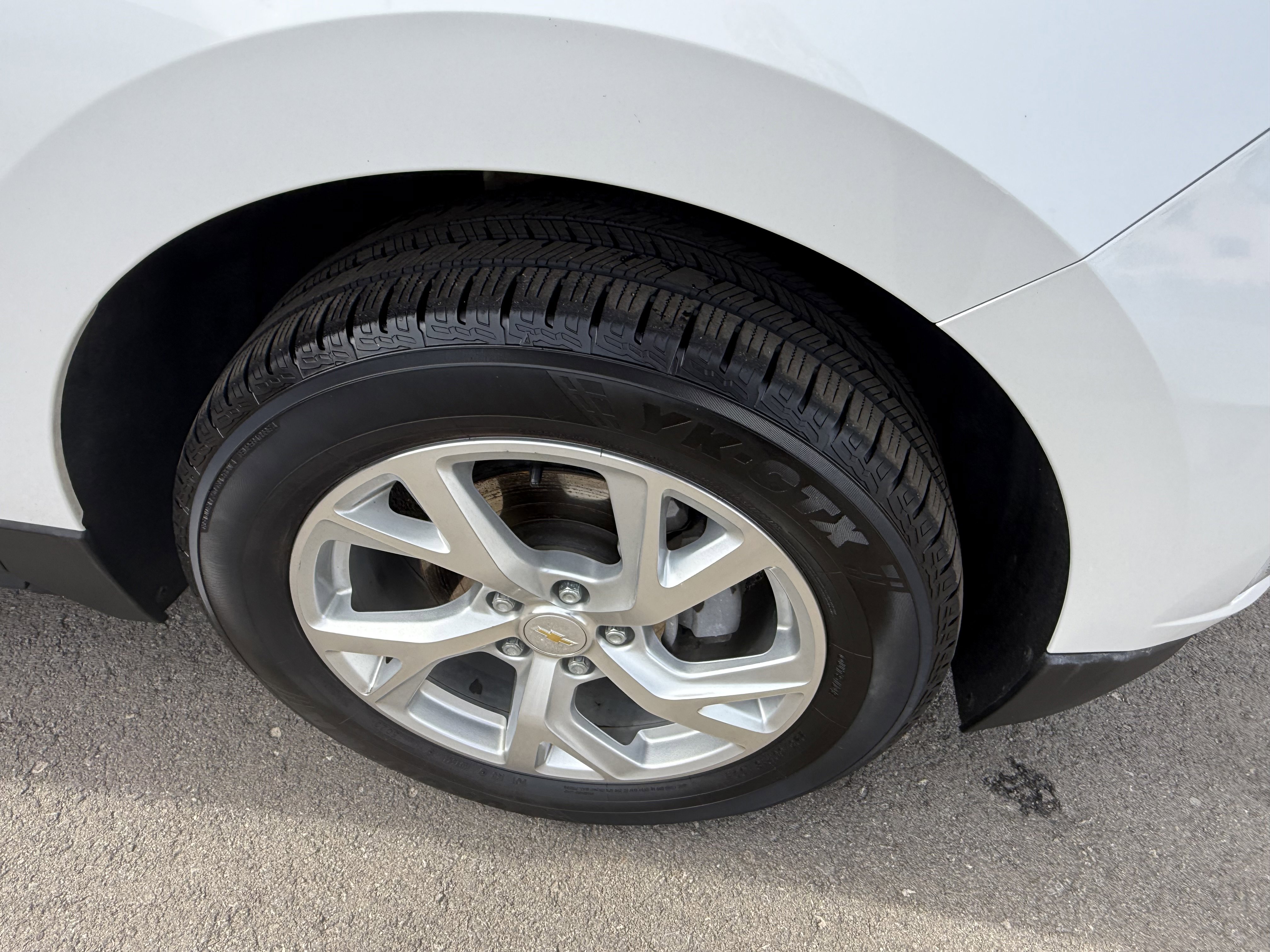 Used 2019 Chevrolet Equinox Premier image 3