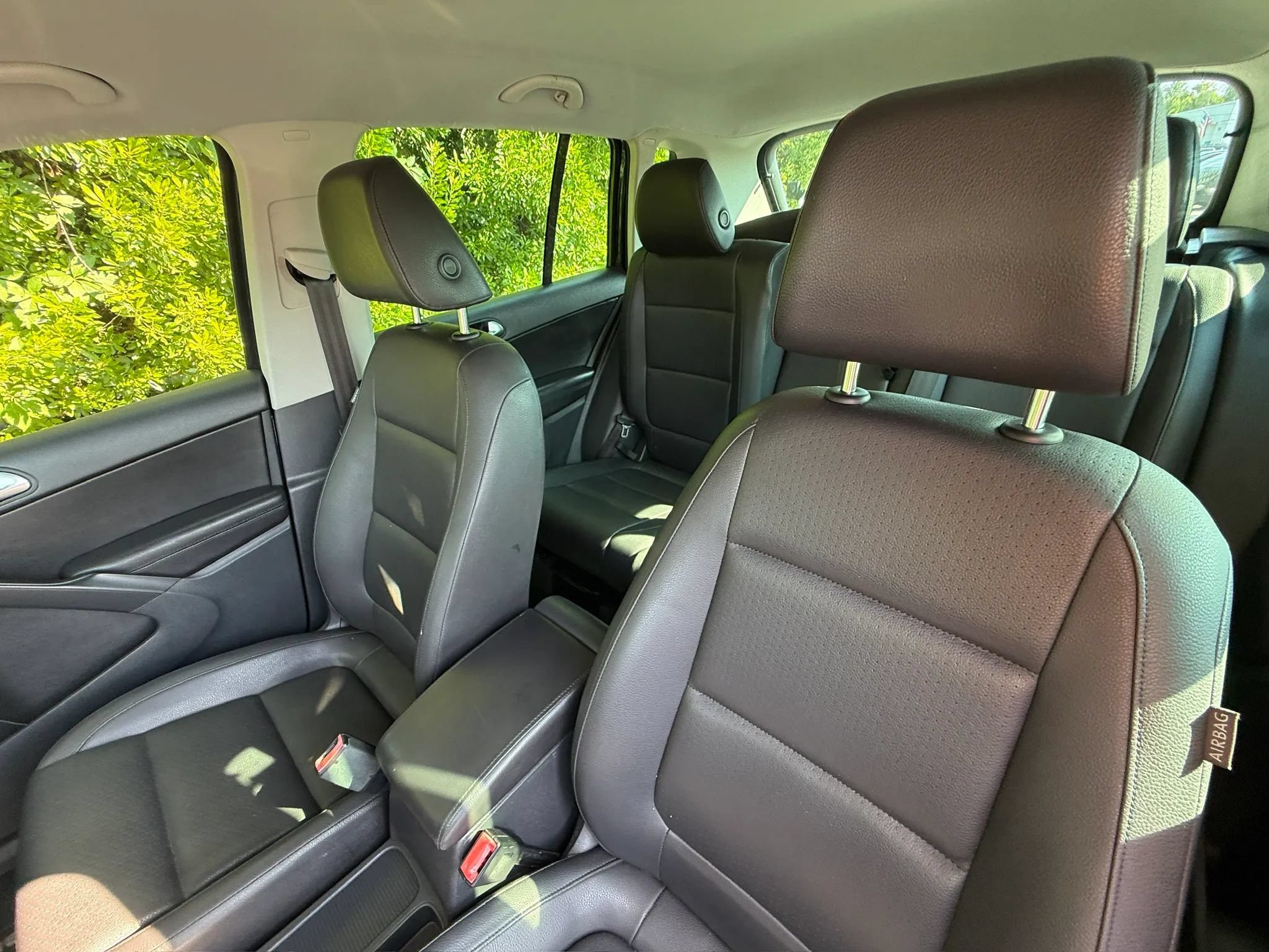 Used 2012 Volkswagen Tiguan LE FWD image 40