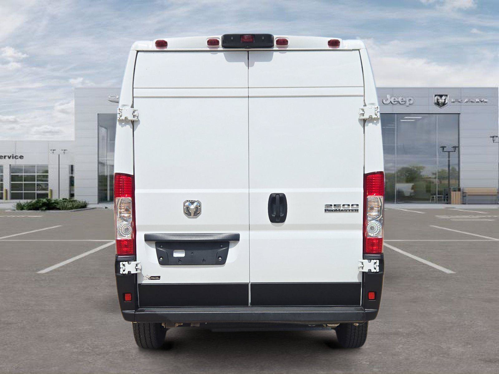 Used 2025 RAM ProMaster 2500 w/ Convenience Group FWD image 4