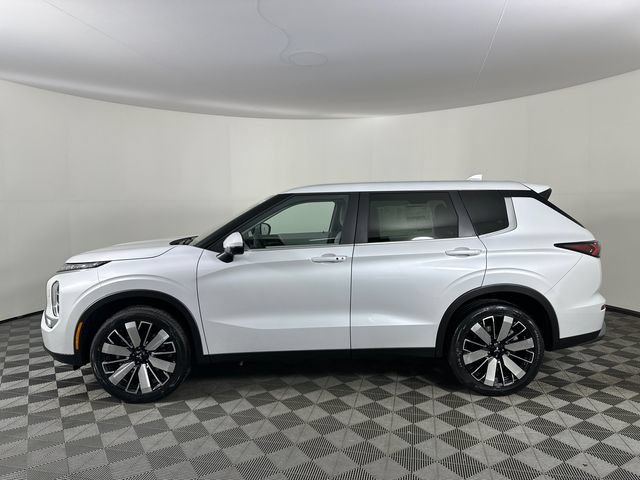 New 2026 Mitsubishi Outlander SE AWD/4WD image 3