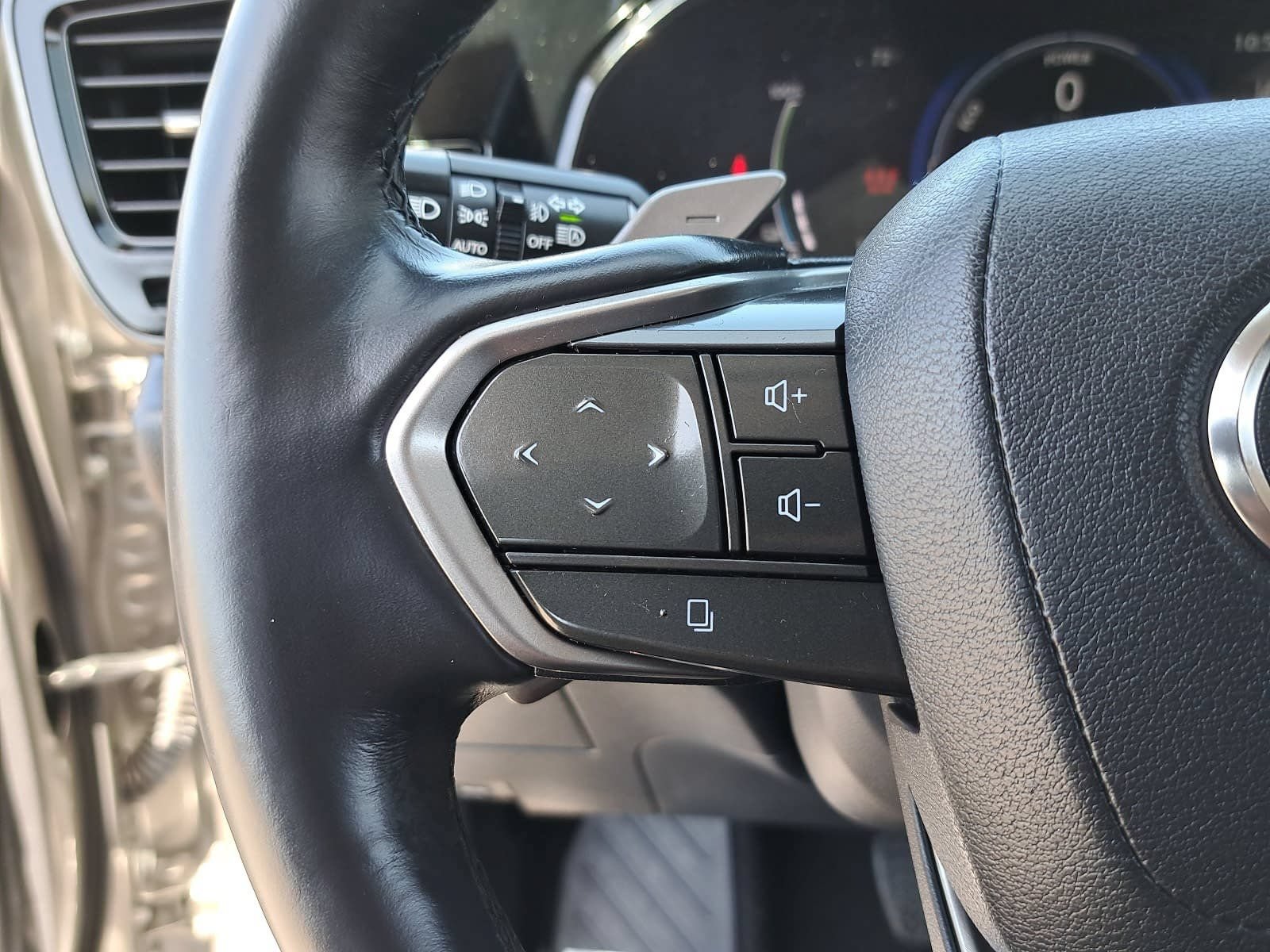 Used 2025 Lexus NX 450h+ AWD w/ Towing Package (2000 Lbs) image 17