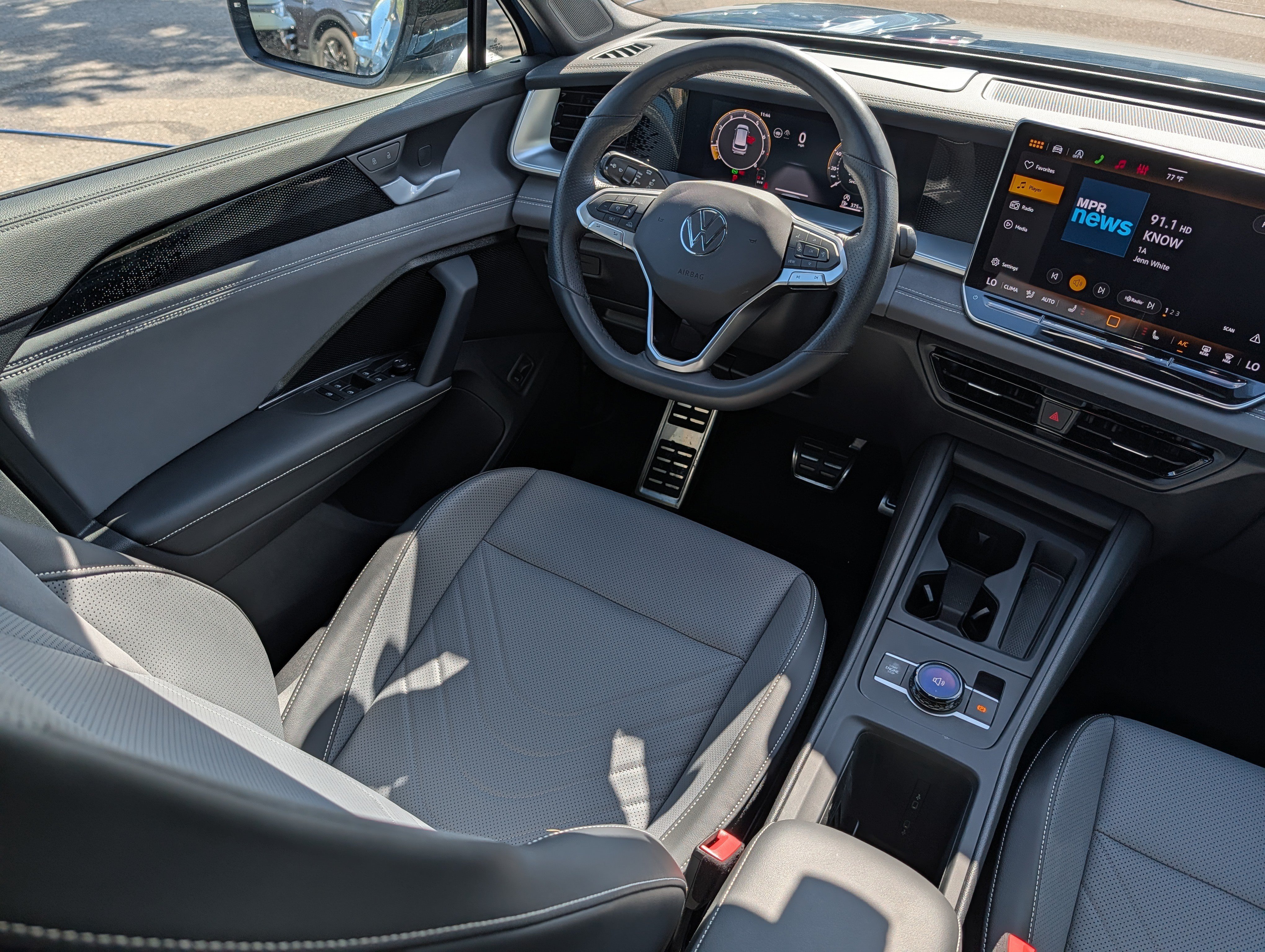 Certified 2026 Volkswagen Tiguan SE R-Line AWD/4WD image 9