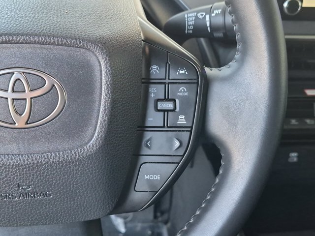 Used 2025 Toyota Prius LE FWD image 25