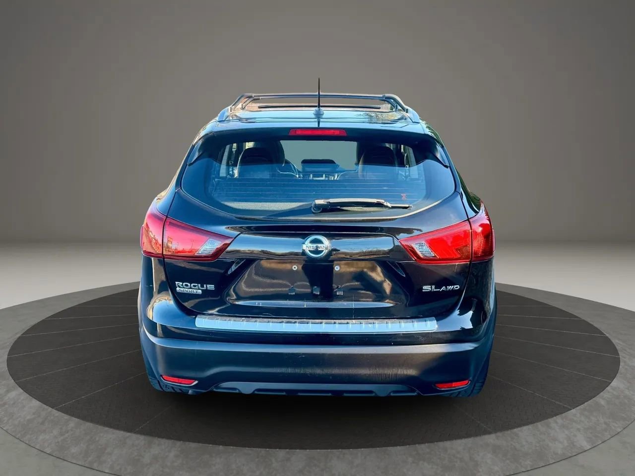 Used 2017 Nissan Rogue Sport SL w/ SL Premium Package image 5