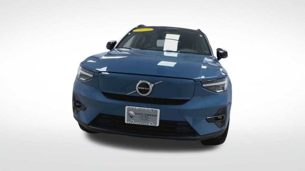 Used 2023 Volvo XC40 Recharge Plus w/ Protection Package Premier image 3