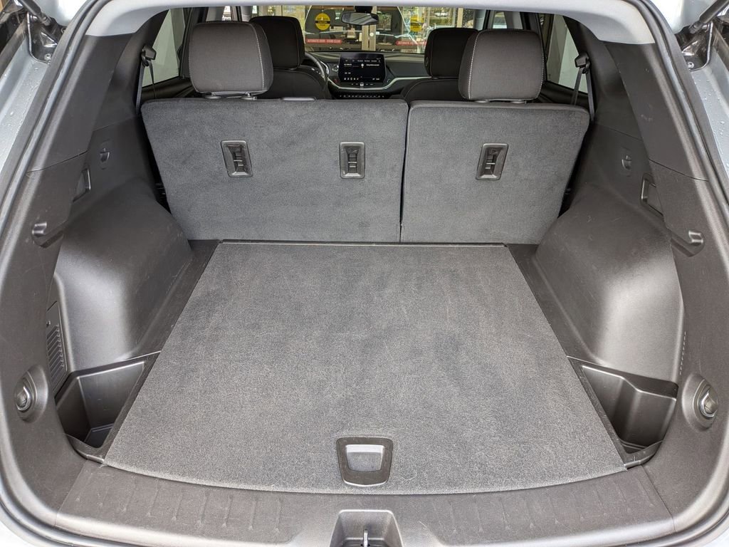 Used 2025 Chevrolet Blazer LT FWD image 7