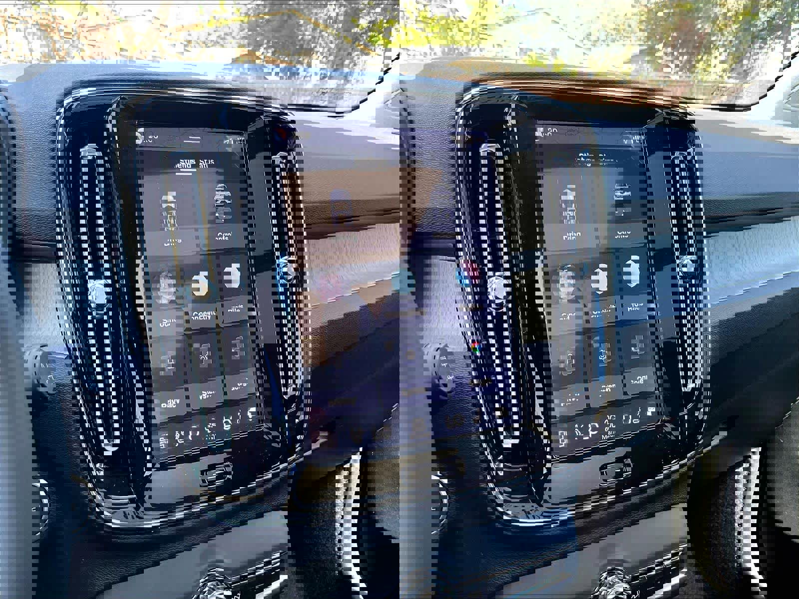 New 2026 Volvo XC40 B5 Core w/ Climate Package image 22