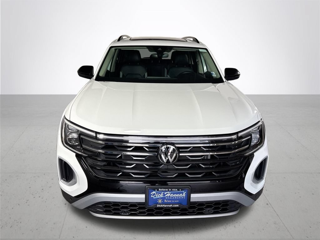 Certified 2025 Volkswagen Atlas Peak Edition SE AWD/4WD image 3