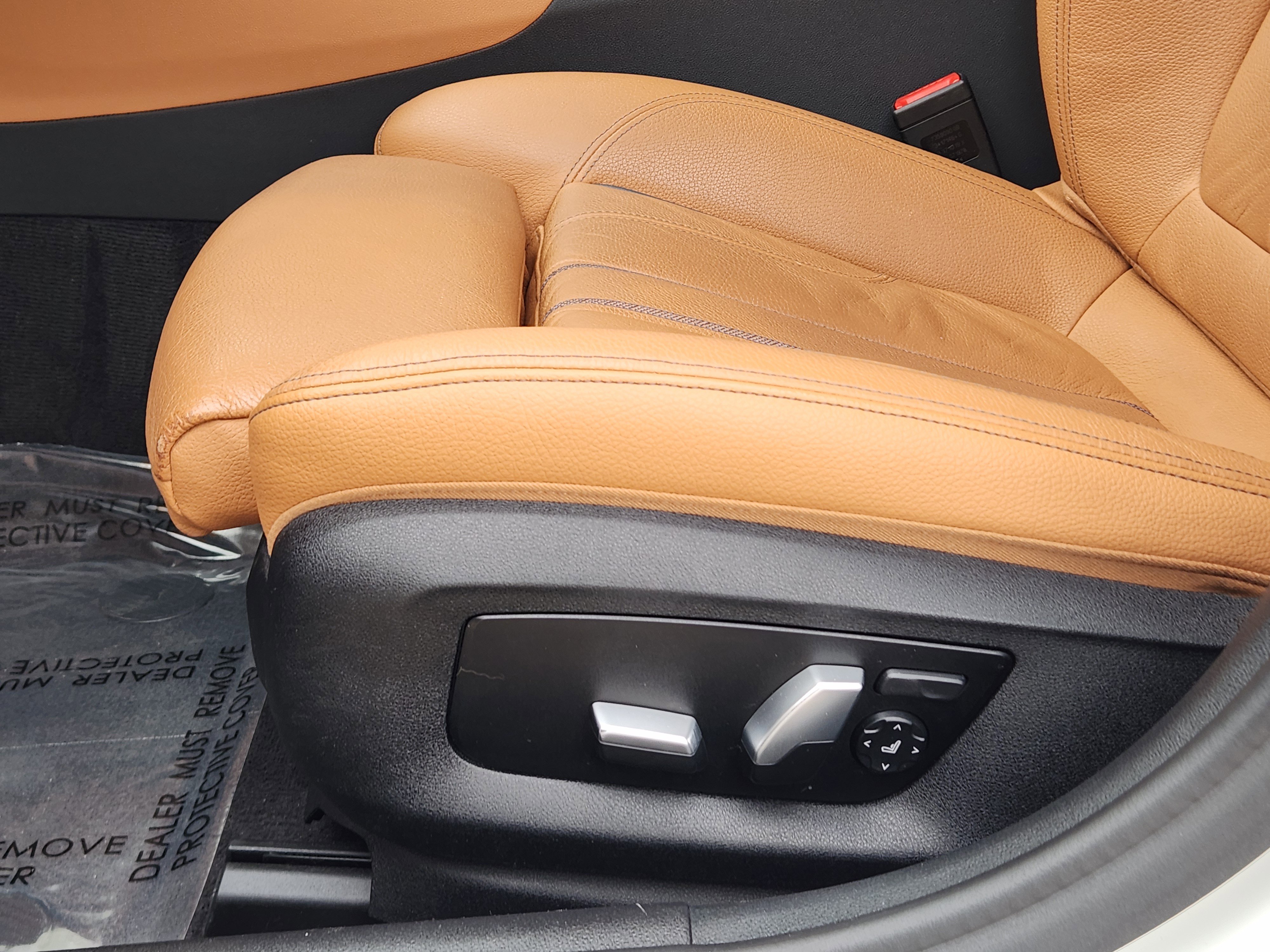 Used 2020 BMW 530e w/ M Sport Package image 26