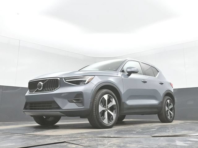 Used 2023 Volvo XC40 B4 Ultimate FWD image 39