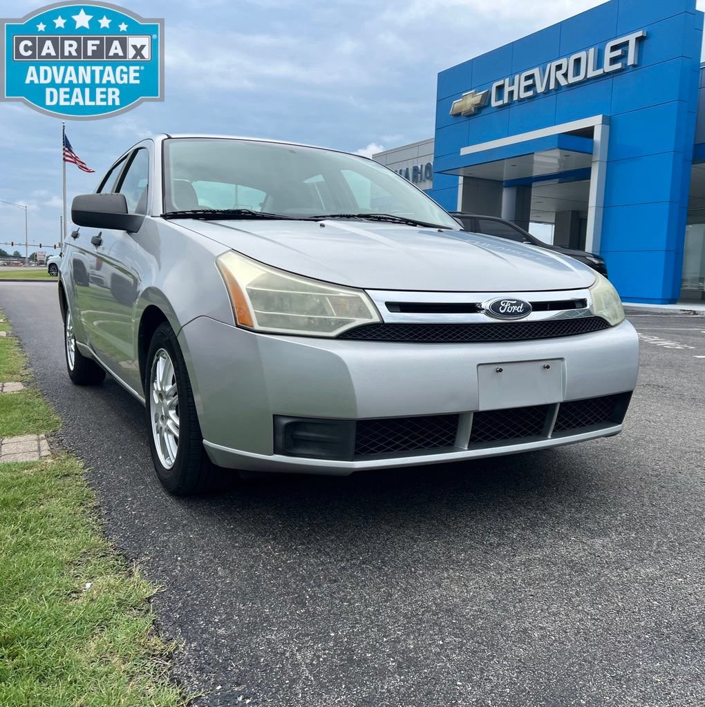 Used 2009 Ford Focus SE FWD image 1