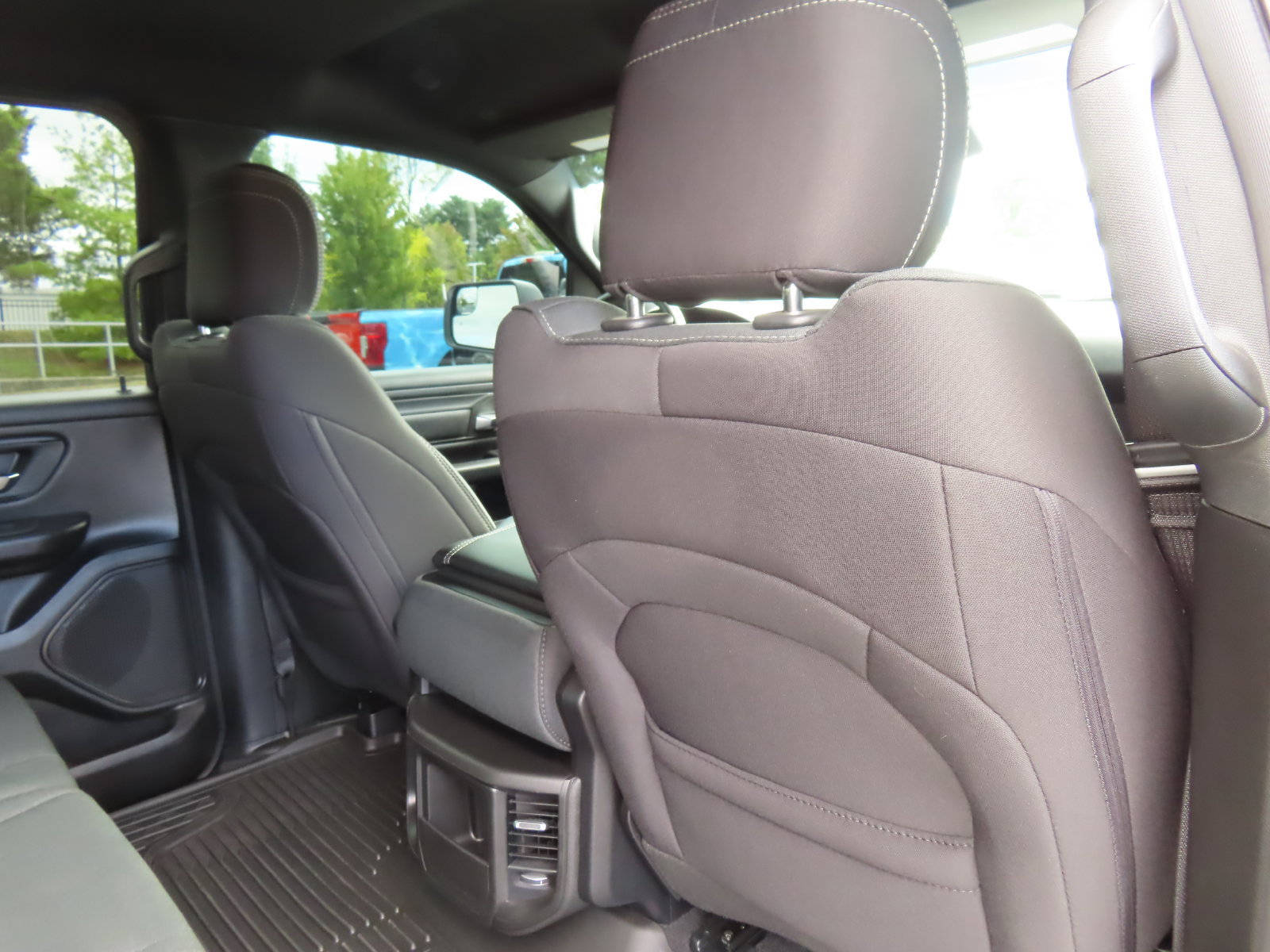 Used 2025 RAM 1500 Tradesman w/ Night Edition AWD/4WD image 33