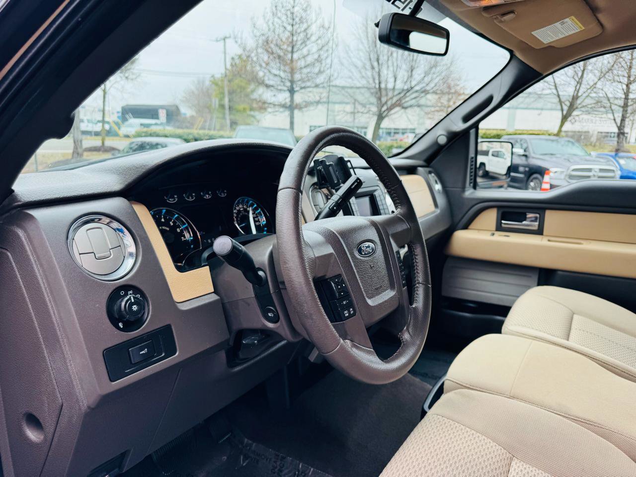 Used 2013 Ford F150 XLT w/ XLT Chrome Pkg image 27
