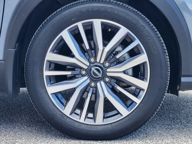 Used 2024 Nissan Kicks SR w/ SR Premium Package FWD image 11