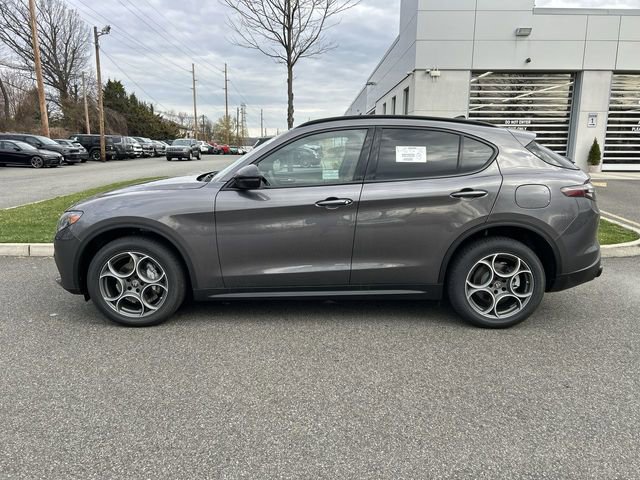 New 2026 Alfa Romeo Stelvio Sprint AWD/4WD image 5