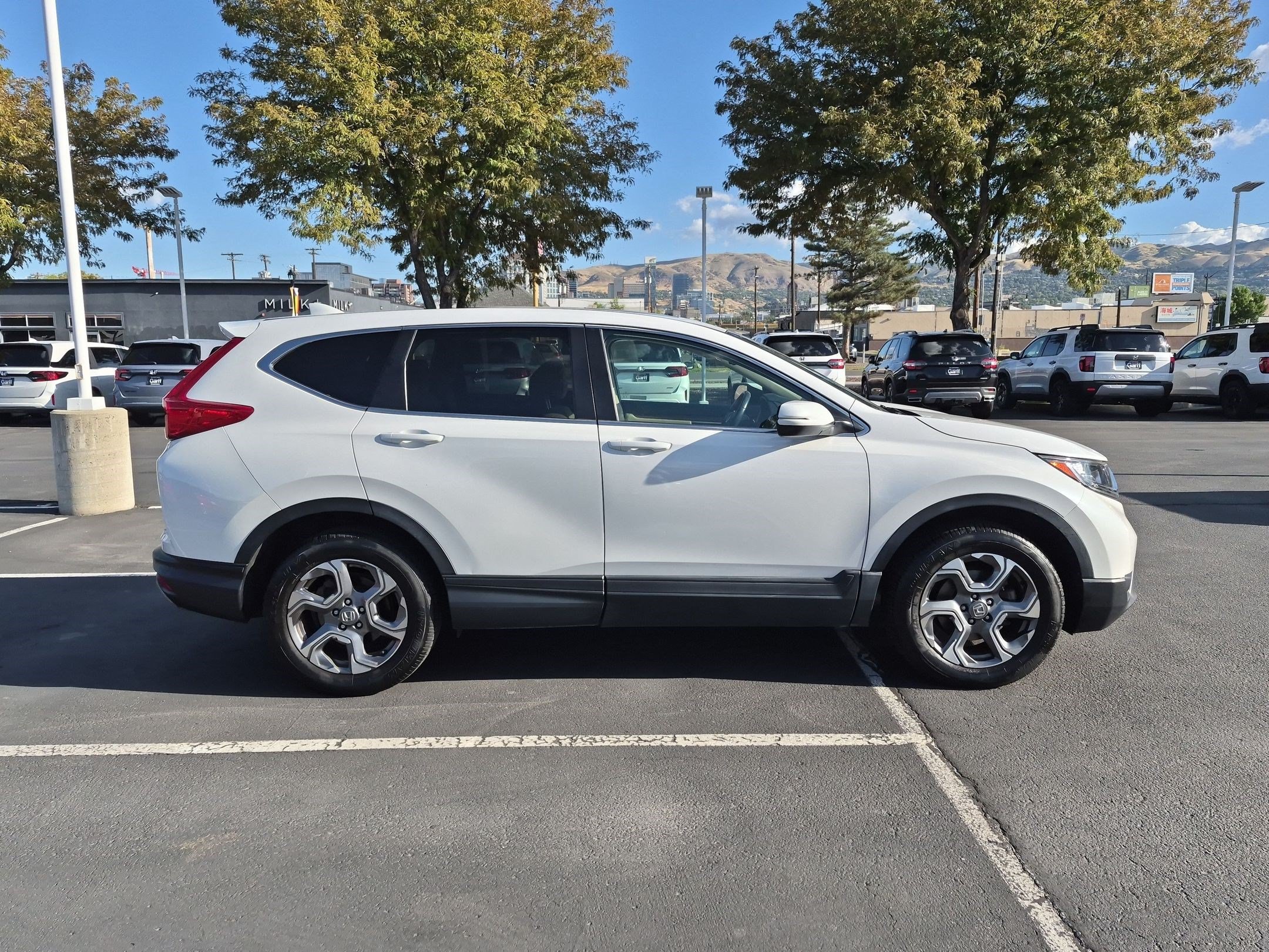 Used 2019 Honda CR-V EX-L image 2