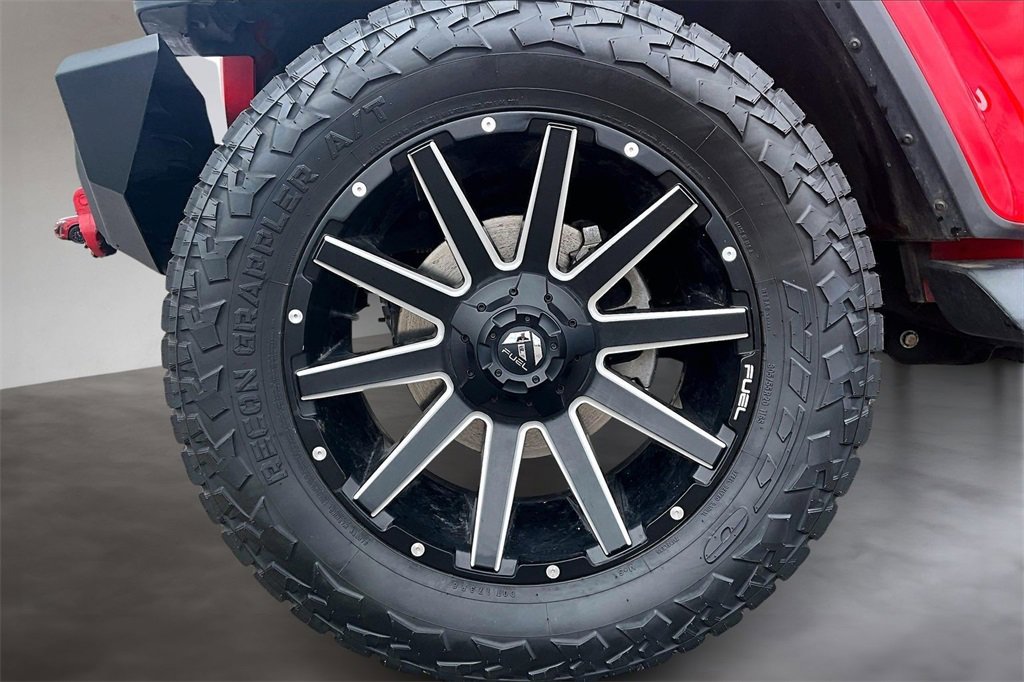 Used 2018 Jeep Wrangler Unlimited Sahara image 8