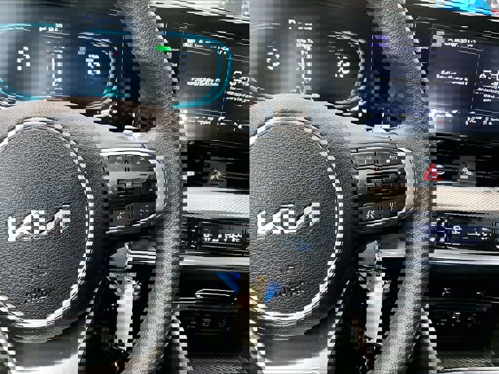 Used 2023 Kia Sportage LX image 18