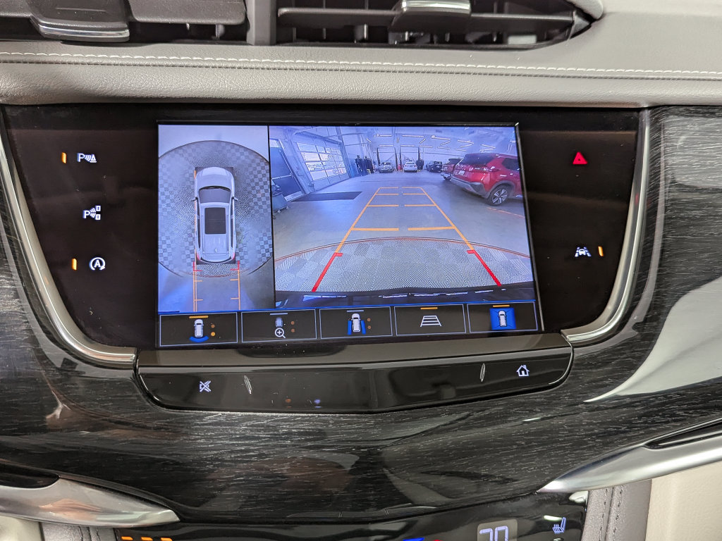 Used 2023 Cadillac XT6 Premium Luxury w/ Technology Package AWD/4WD image 26
