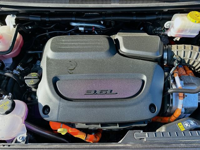 Used 2025 Chrysler Pacifica Pinnacle image 34