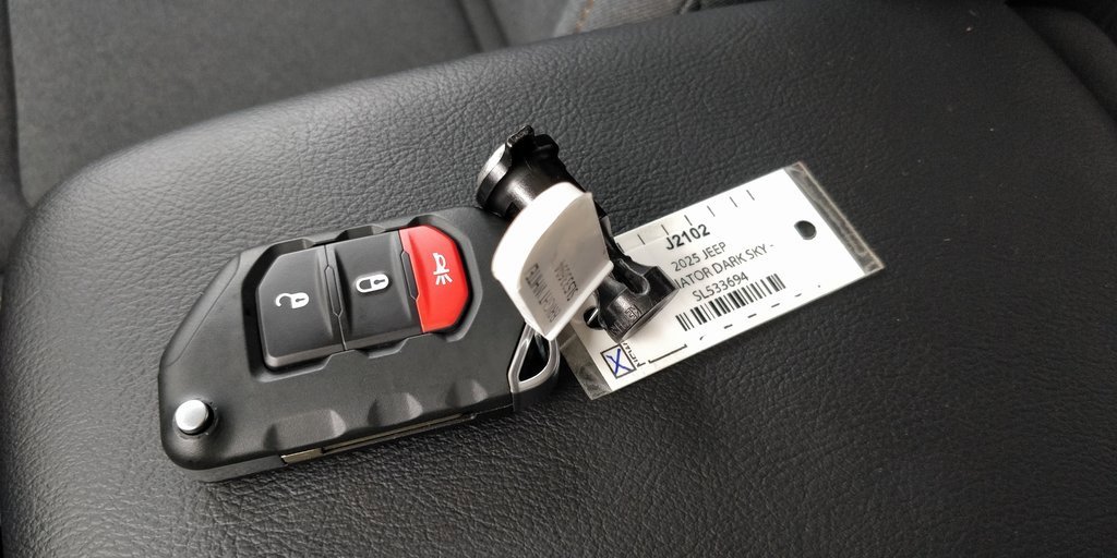 New 2025 Jeep Gladiator Sport image 30