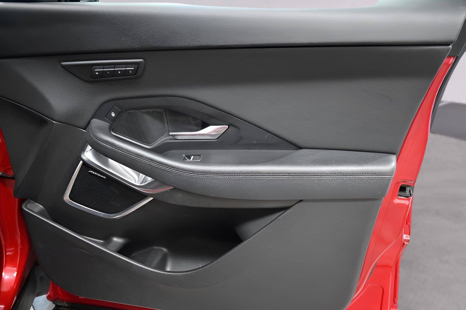 Used 2019 Jaguar E-PACE SE AWD/4WD image 18