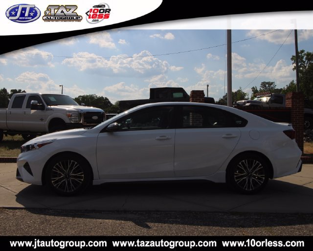 Used 2023 Kia Forte GT-Line w/ GT-Line Premium Package FWD image 4