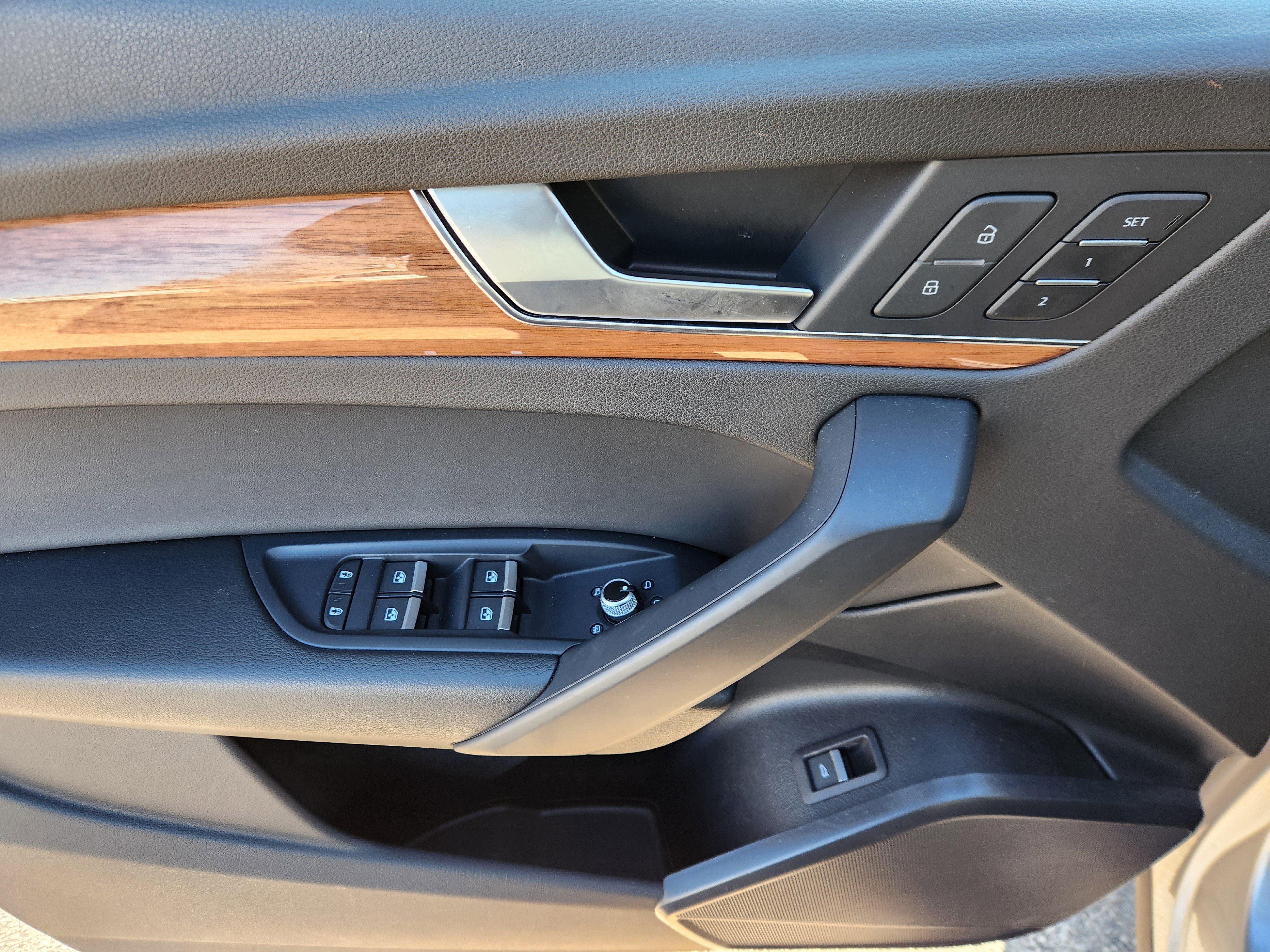 Used 2023 Audi Q5 2.0T Premium w/ Convenience Package image 17