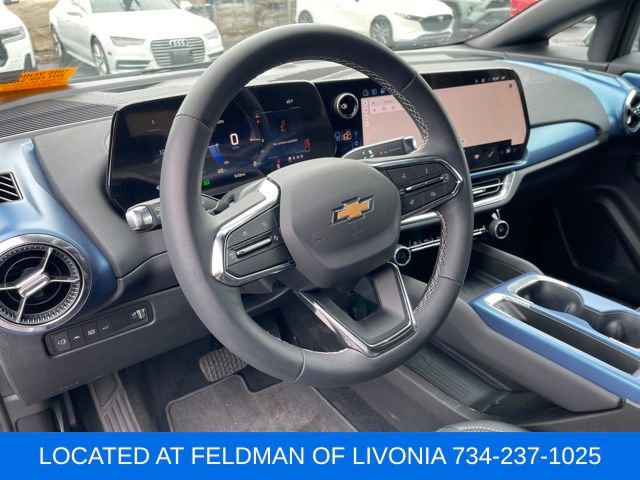 Used 2025 Chevrolet Equinox EV LT image 7