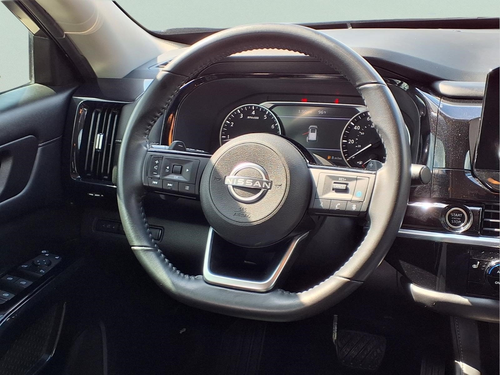Used 2022 Nissan Pathfinder SV w/ SV Premium Package FWD image 15