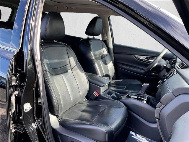 Used 2019 Nissan Rogue SL w/ Premium Package image 9