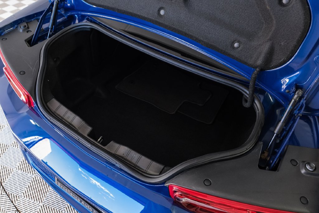 Used 2020 Chevrolet Camaro LT RWD image 48