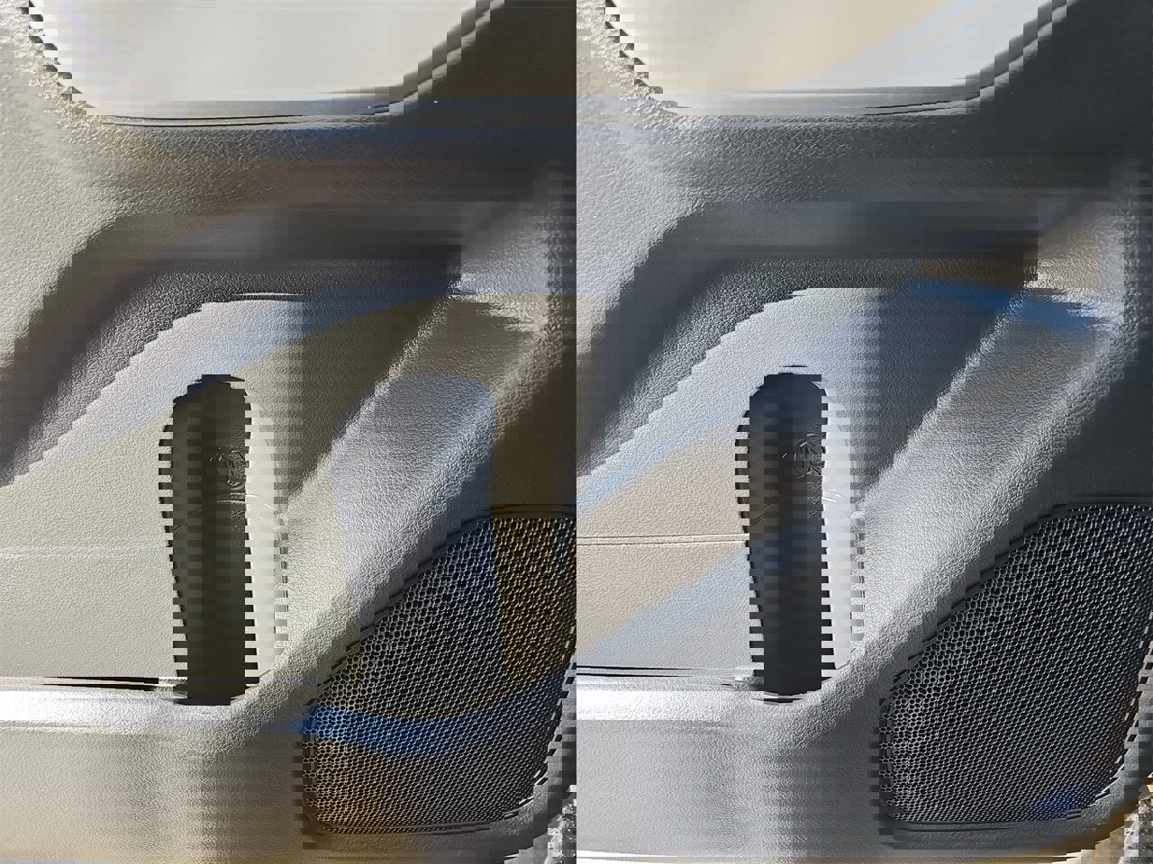 Used 2024 Nissan Frontier SV image 26