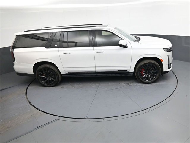 Used 2023 Cadillac Escalade ESV Sport Platinum w/ LPO, ONYX Package image 17