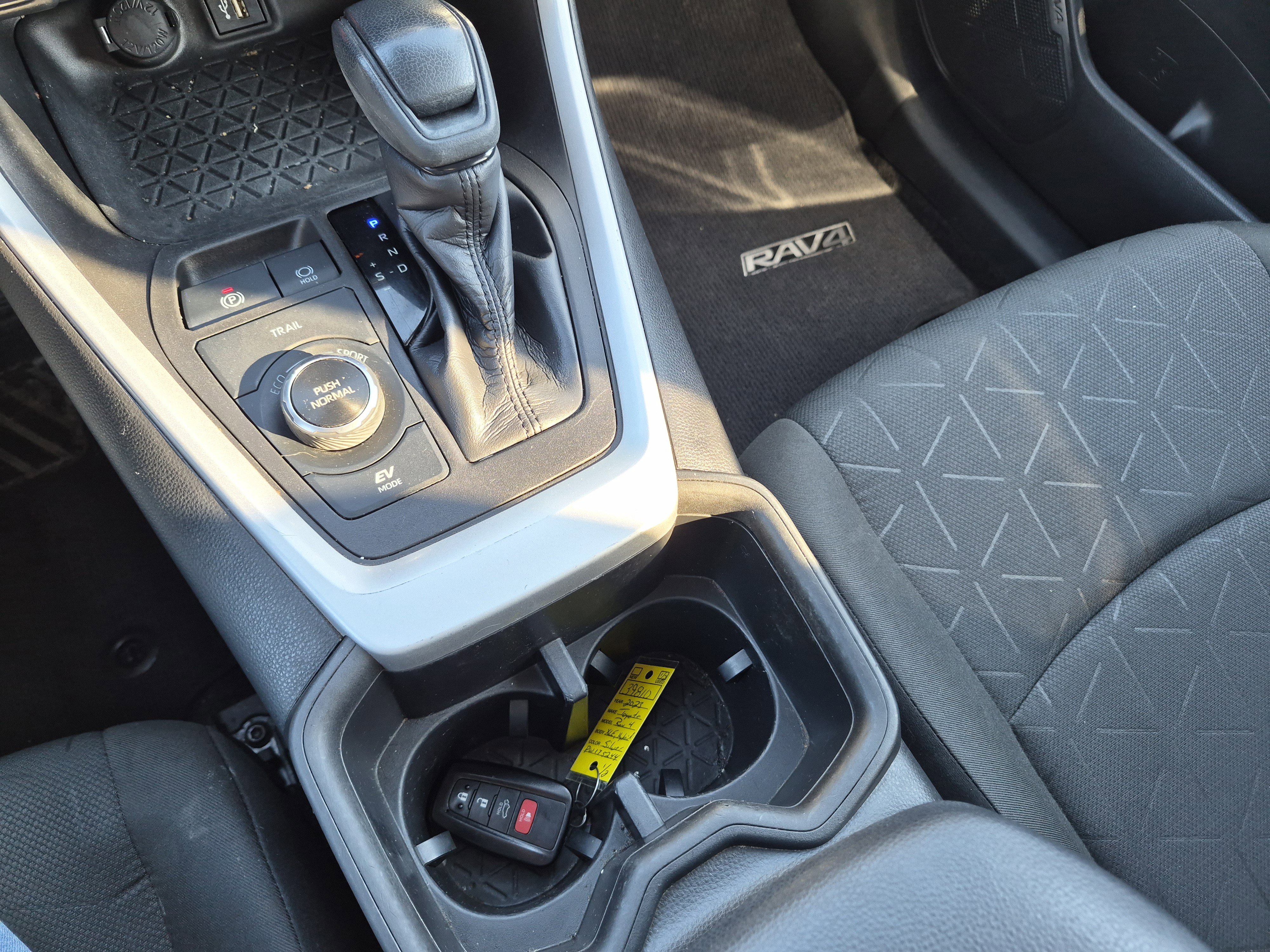 Used 2023 Toyota RAV4 XLE w/ Convenience Package image 23