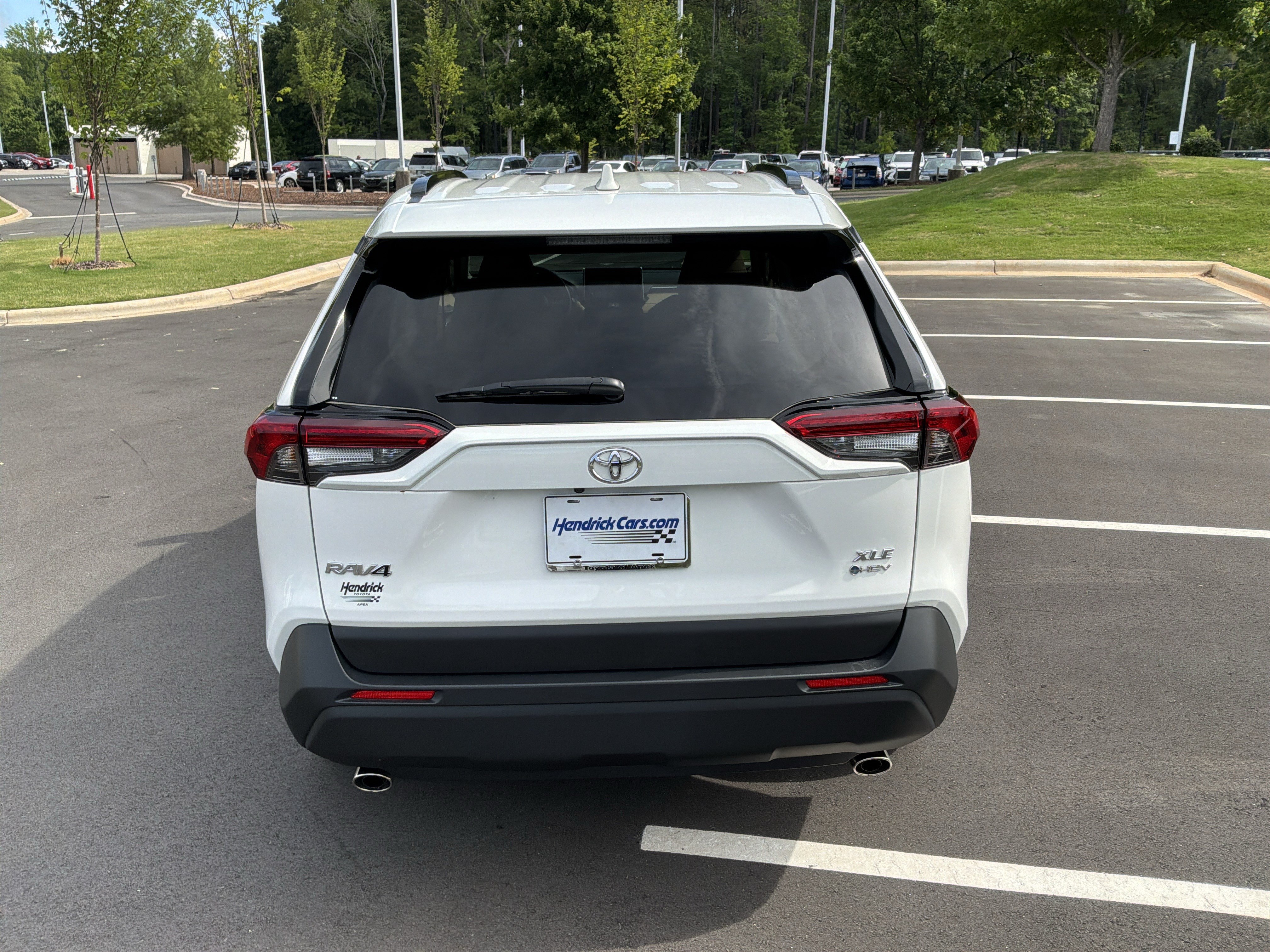 Used 2025 Toyota RAV4 XLE AWD/4WD image 9