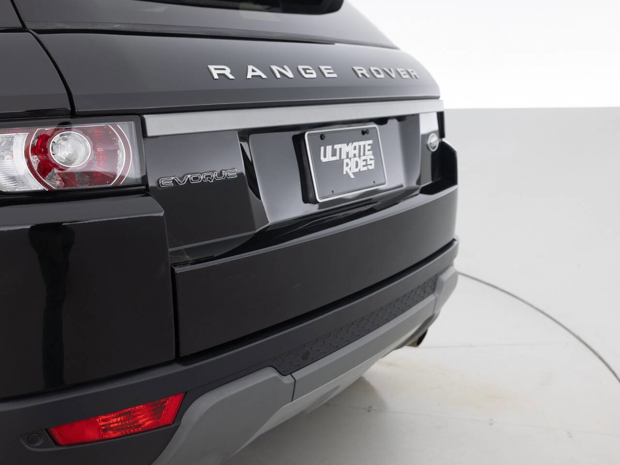 Used 2015 Land Rover Range Rover Evoque Pure Plus AWD/4WD image 16