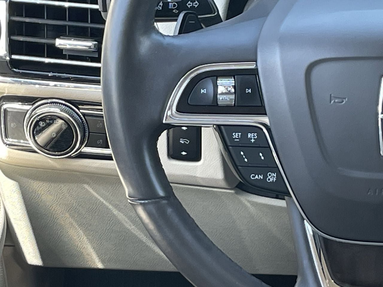 Used 2020 Lincoln Navigator Reserve w/ Luxury Package AWD/4WD image 20