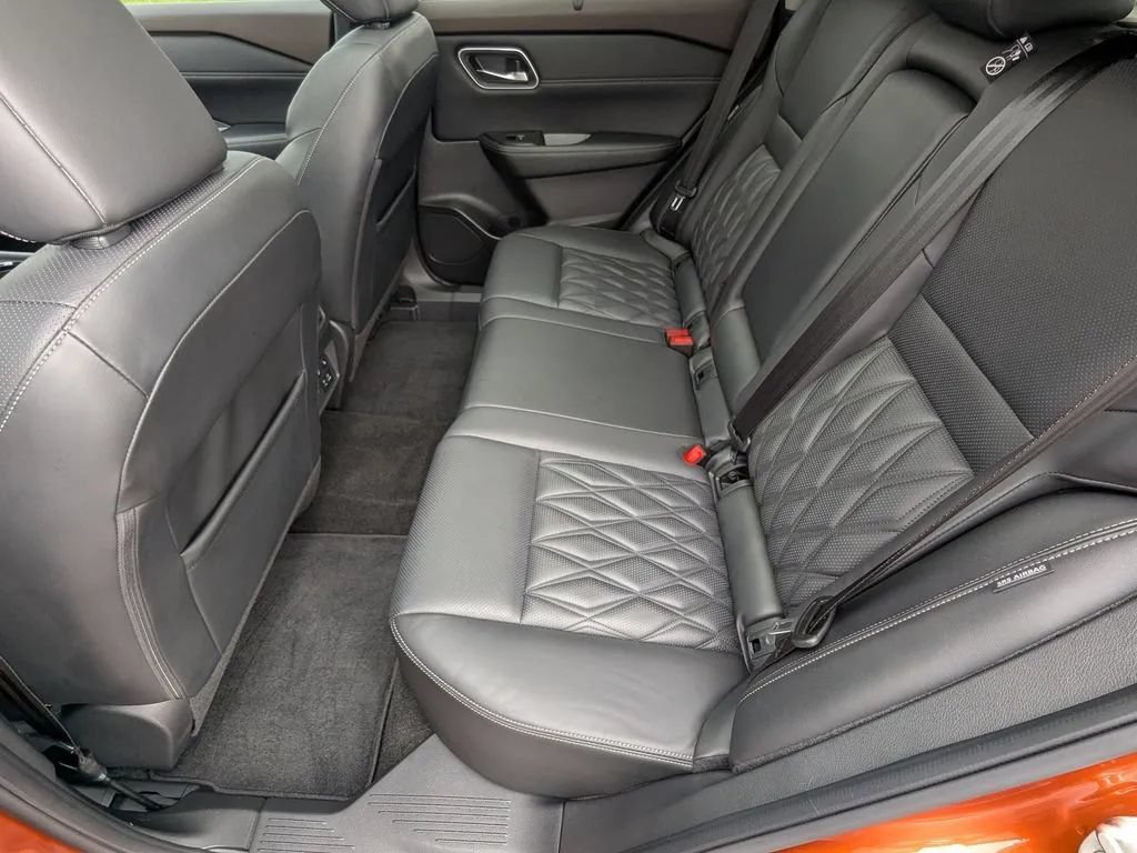 Used 2021 Nissan Rogue Platinum FWD image 17