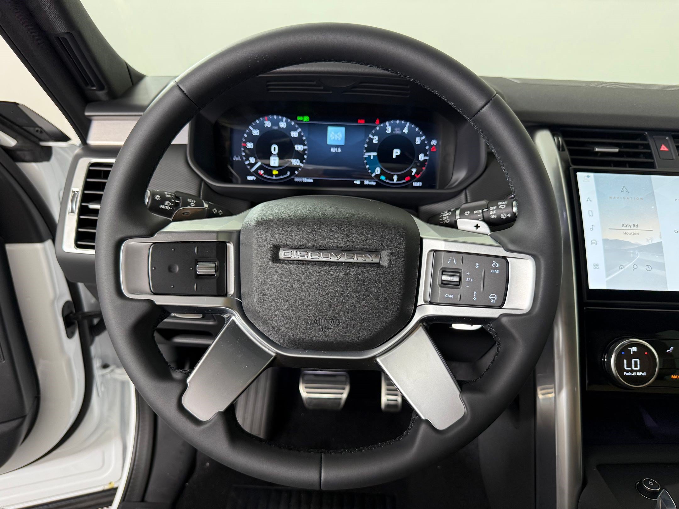 New 2026 Land Rover Discovery Limited Edition AWD/4WD image 11