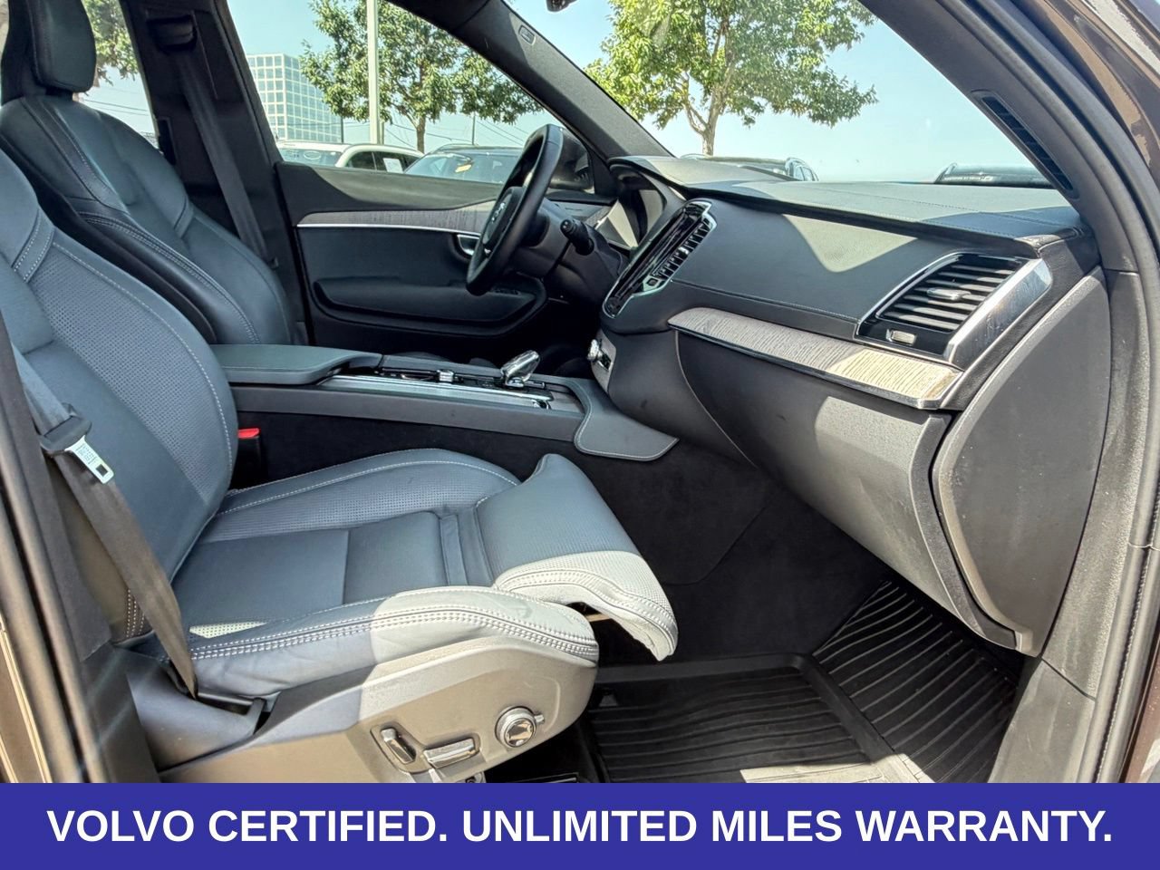 Certified 2024 Volvo XC90 T8 Ultimate w/ Protection Package Premier AWD/4WD image 37